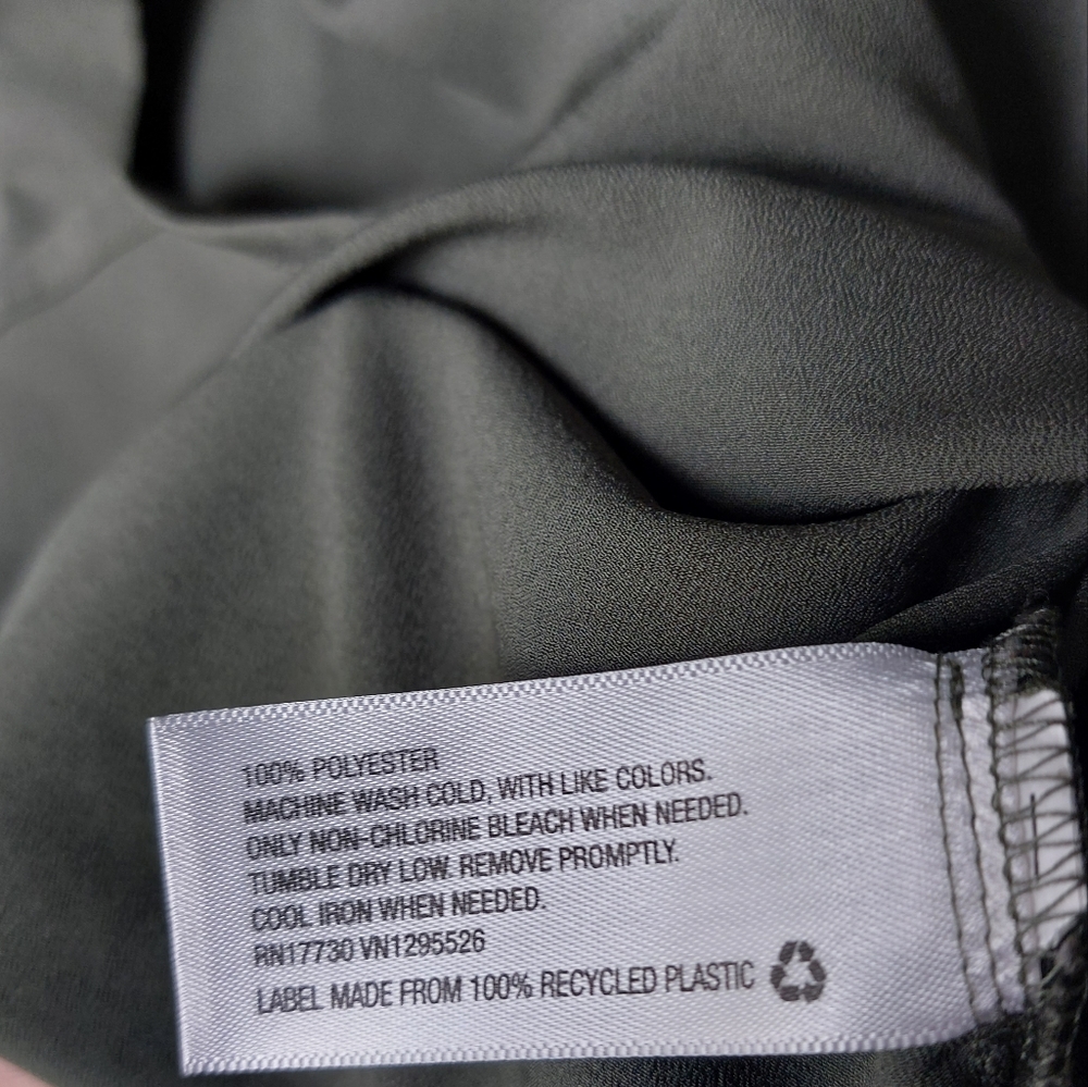 Merona - Green Sleeveless Button-Down Blouse - Picture 4 of 4